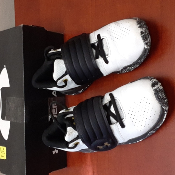 Under Armour Other - 🎒 2/$30 👟 Under Armour Zone BB Youth Basketball Shoes Sz 3Y
